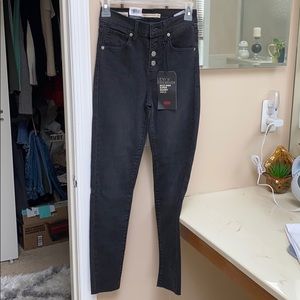 Levi jeans